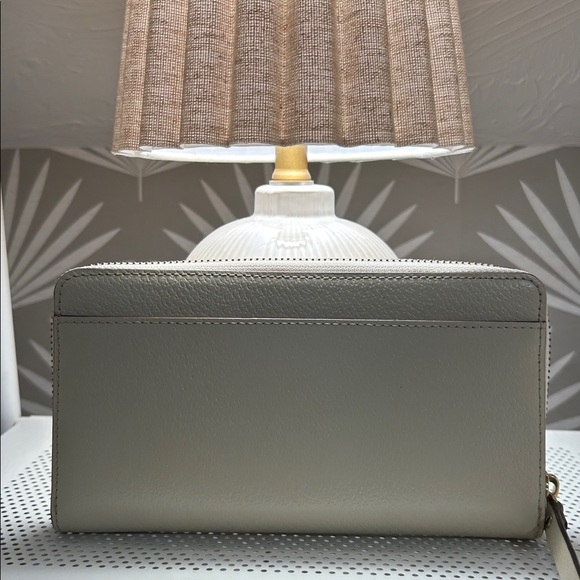 Kate Spade Cream Wallet - Picture 2 of 5